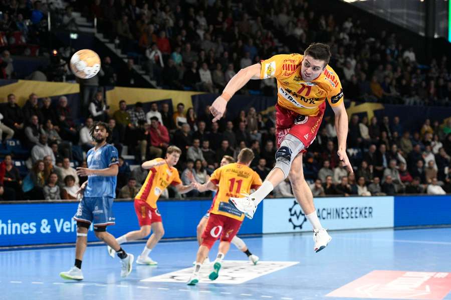 Alexander Blonz in action in a match against Montpellier