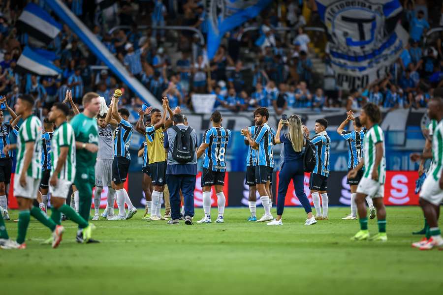Grêmio venceu o jogo de ida da semifinal do Gauchão por 2 a 1, na Arena