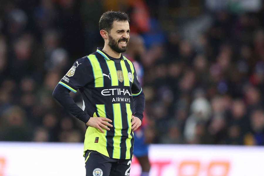 Bernardo Silva frustrado após empate com o Crystal Palace