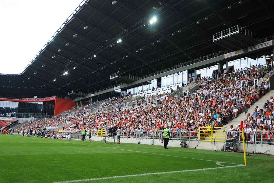 Kibice Wisły Kraków w końcu wejdą na mecz wyjazdowy, choć GKS Tychy zmniejsza sektor