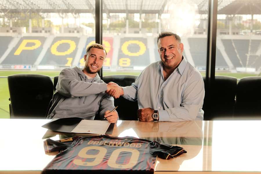 Doświadczenie z Premier League i Championship. Sam Greenwood nowym piłkarzem Pogoni Szczecin