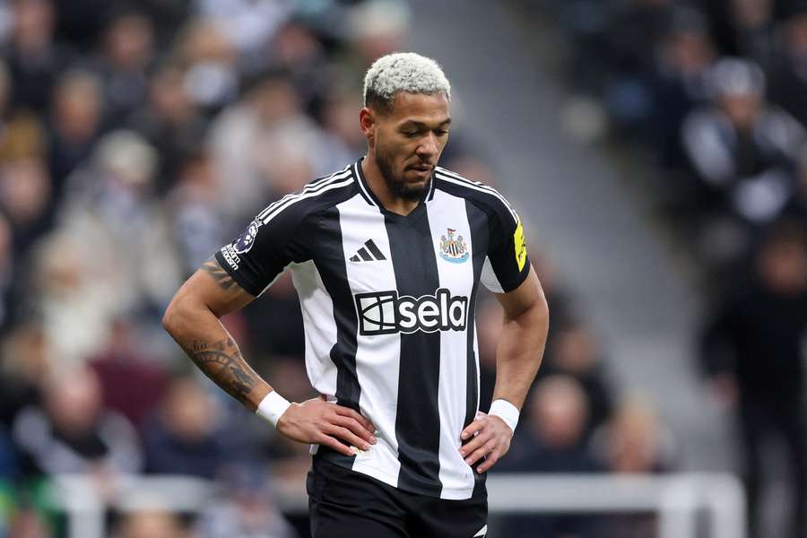 Joelinton está no Brasil tratando de lesão no joelho