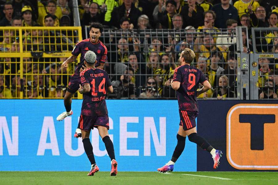 Brown, Kane y Díaz celebran para el Bayern Brown, Kane y Díaz celebran para el Bayern