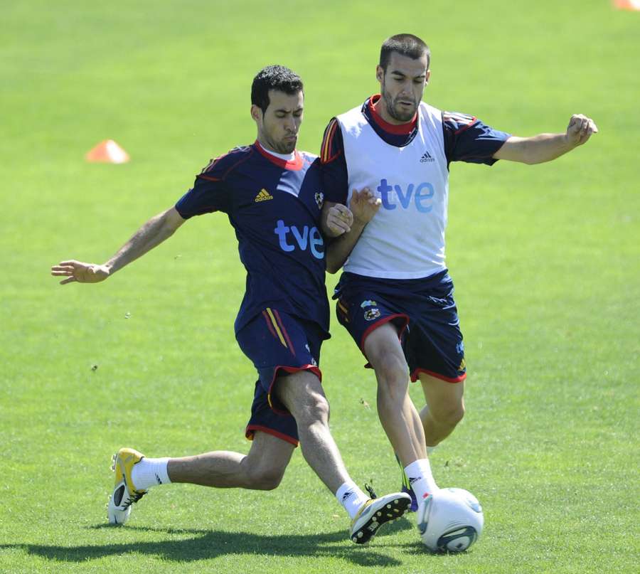 Negredo and Sergio Busquets in training for Spain Negredo and Sergio Busquets in training for Spain
