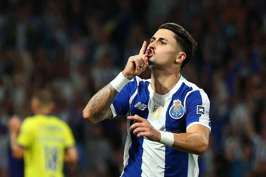 Borja Sainz está avaliado pelo Flashscore em 19,6 milhões de euros Borja Sainz está avaliado pelo Flashscore em 19,6 milhões de euros