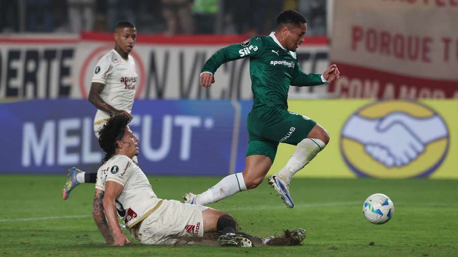 Vitor Roque também deixou o seu no passeio alviverde Vitor Roque também deixou o seu no passeio alviverde