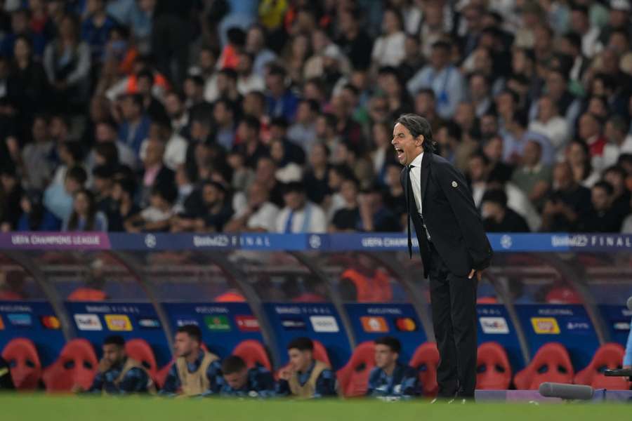 Inter Milan head coach Simone Inzaghi shouts instructions