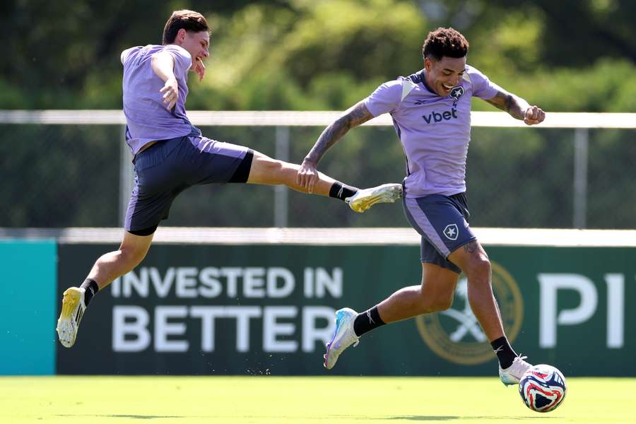 Igor Jesus durante treino nas instalações do Philadelphia Eagles, da NFL
