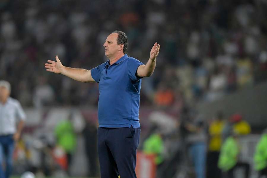 O técnico tricolor saiu da Fonte Nova na bronca
