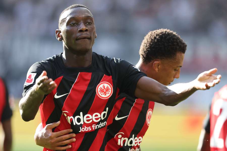 Kolo Muani tem contrato até 2027 com o Frankfurt