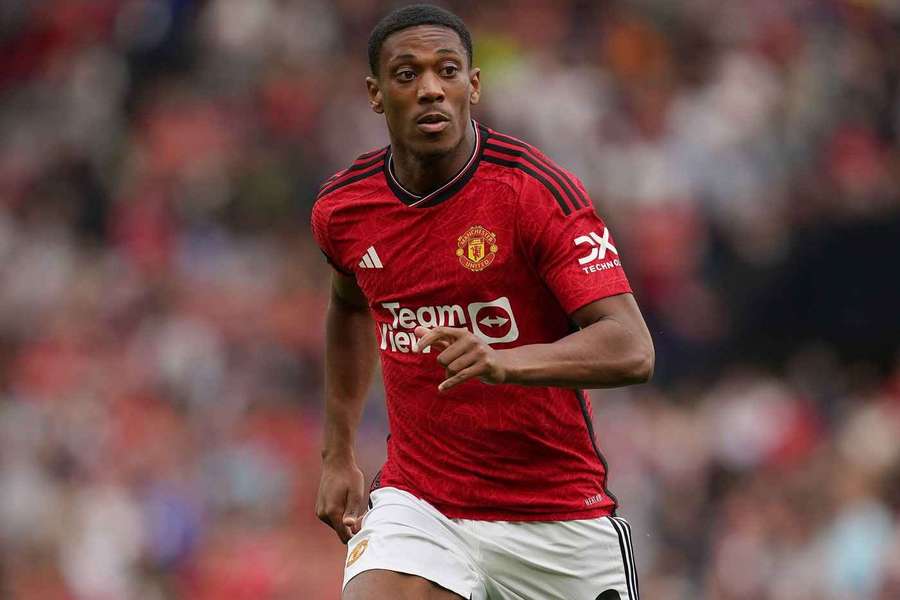 Atacantul francez Anthony Martial a semnat cu AEK Atena 