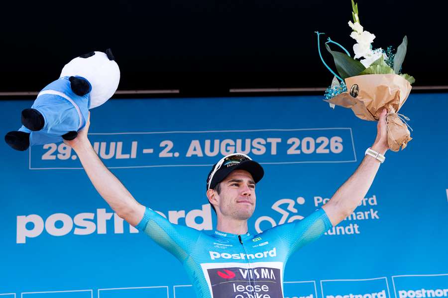 Wout Van Aert sur le podium. Wout Van Aert sur le podium.