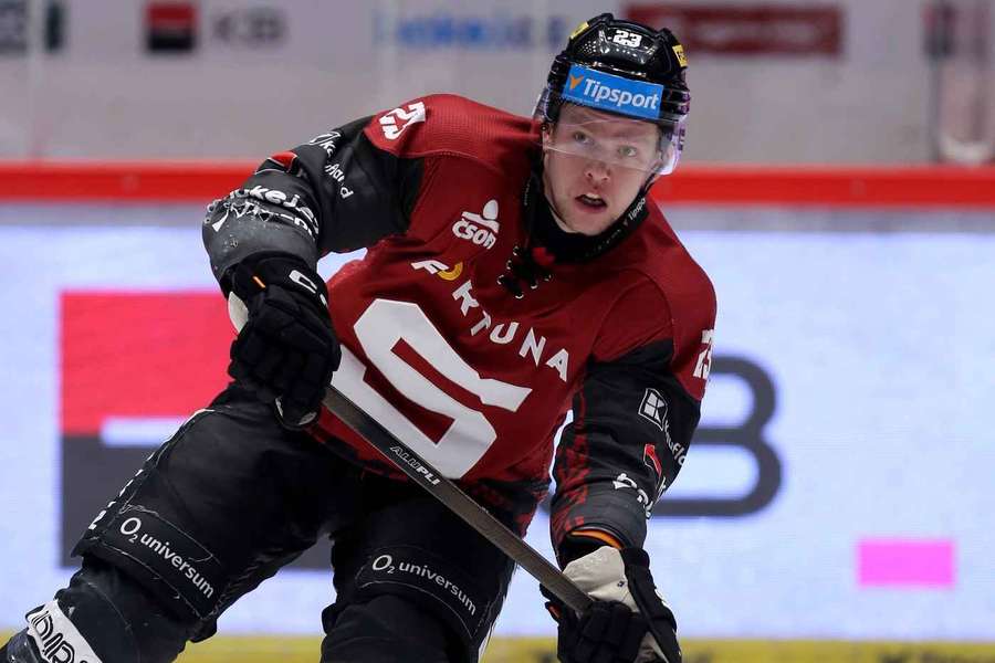 Pavel Kousal si při výhře nad Pardubicemi připsal gól a asistenci.