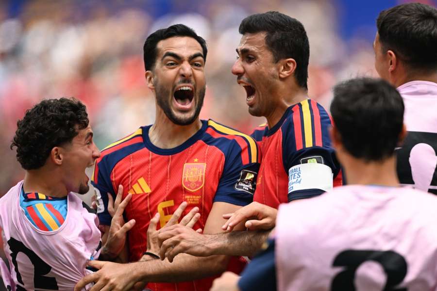 Merino tirou Espanha do sufoco Merino tirou Espanha do sufoco