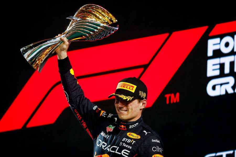Max Verstappen a câștigat MP din Abu Dhabi și încheie sezonul cu record de victorii