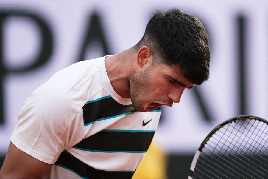 Alcaraz grita como método de concentración en su partido ante Shelton en Roland Garros