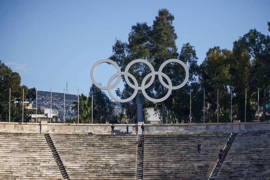 Les anneaux olympiques à Athènes en mars.