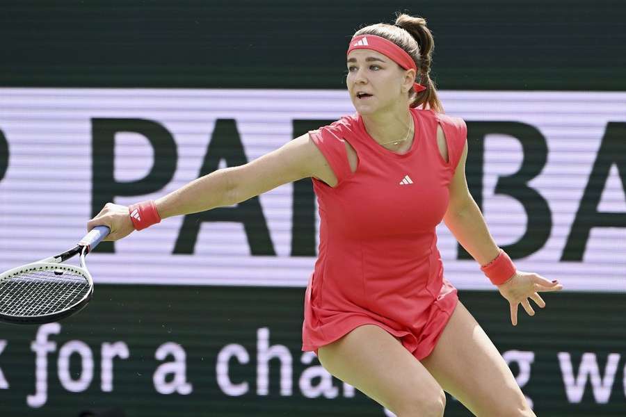 Karolína Muchová jde v Miami dál po skreči soupeřky. Karolína Muchová jde v Miami dál po skreči soupeřky.