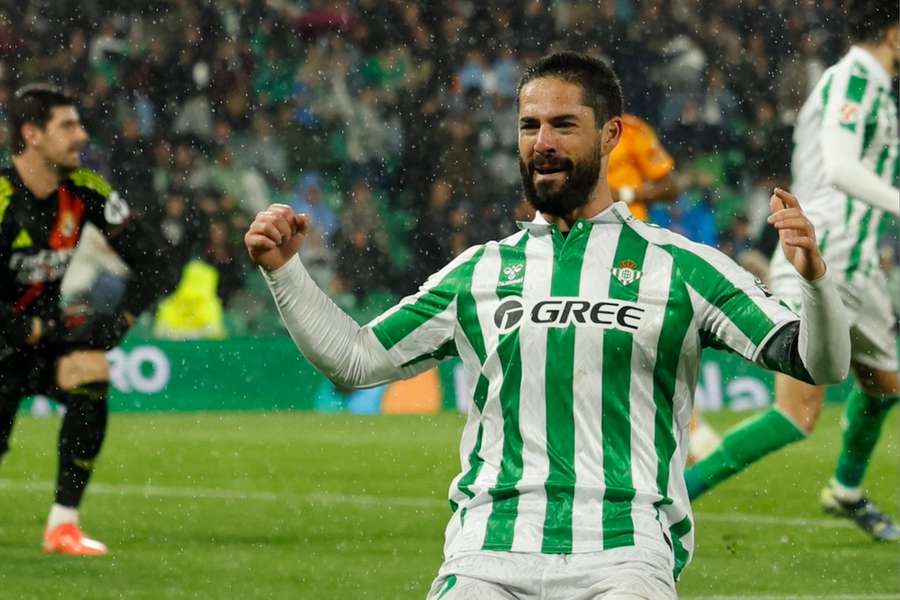 Isco fez gol e deu assistência em Betis 2x1 Real Madrid