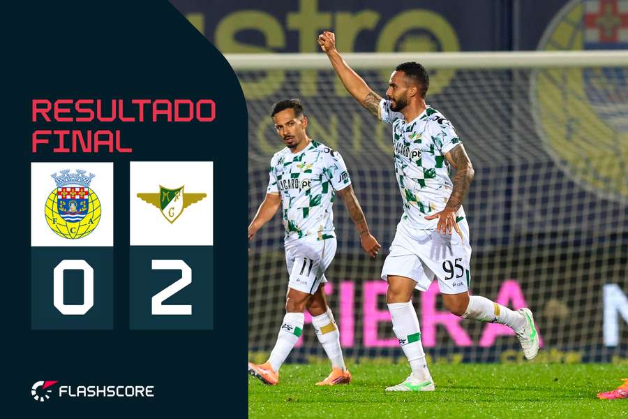 Schettine bisou e decidiu o encontro na primeira parte