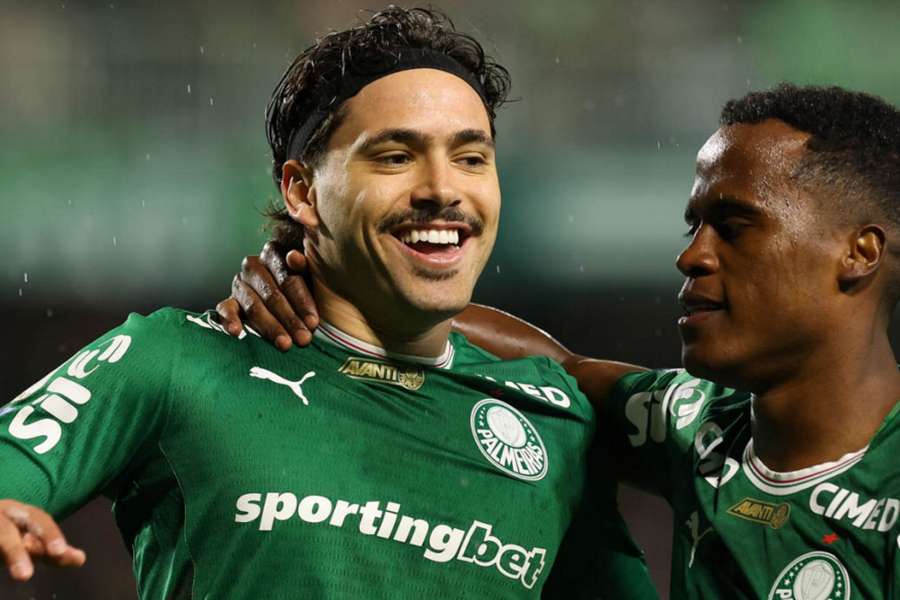 Maurício fez dois gols em Coritiba 1x3 Palmeiras