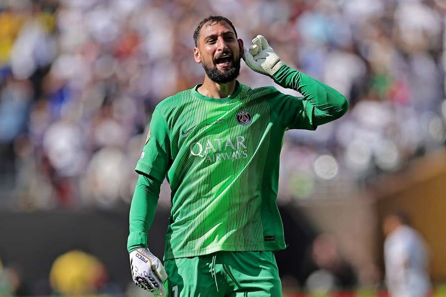 PSG increasingly nervous as Prem trio circle for Donnarumma