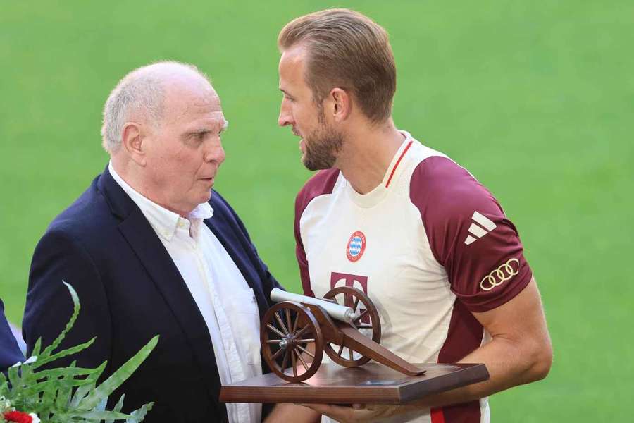 Hoeneß macht sich kaum noch Sorgen um die deutsche Meisterschaft.
