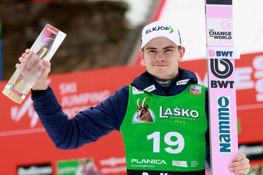 Lindvik vyhrál závěrečný závod sezony.