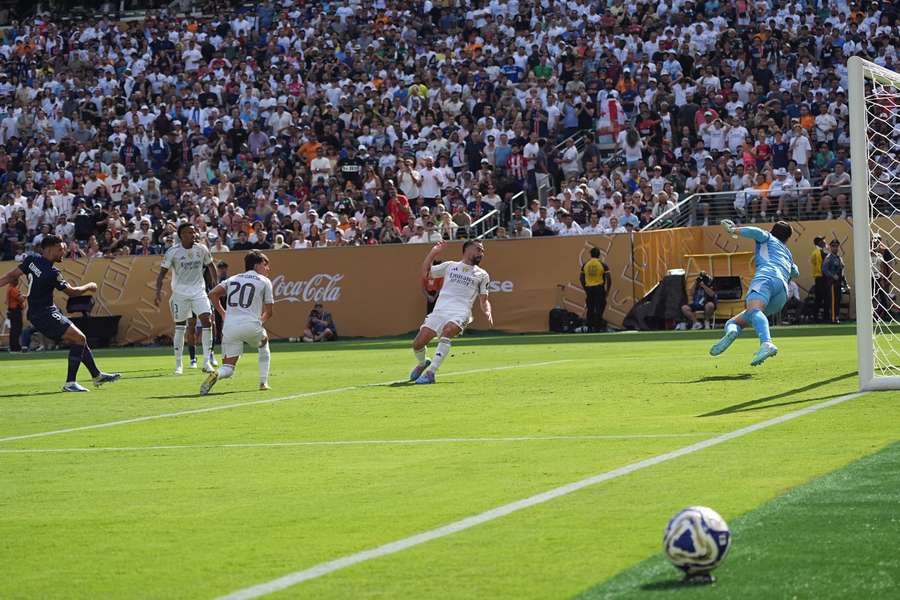 Momento en el que Gonçalo Ramos hace el 4-0 del PSG