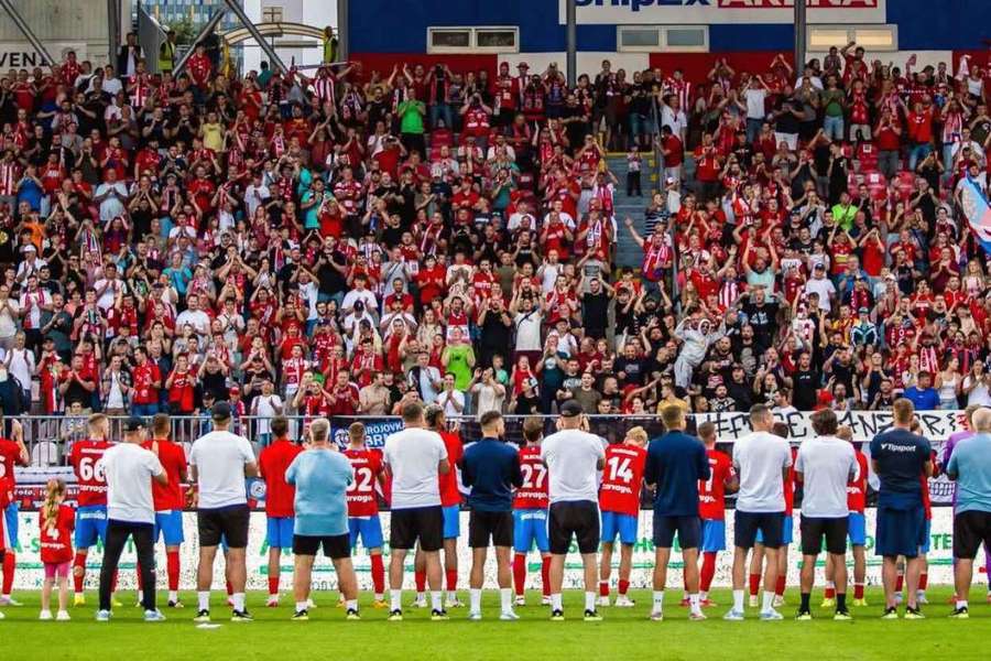 Fotbalisté Zbrojovky už zase hrají před plnými tribunami.
