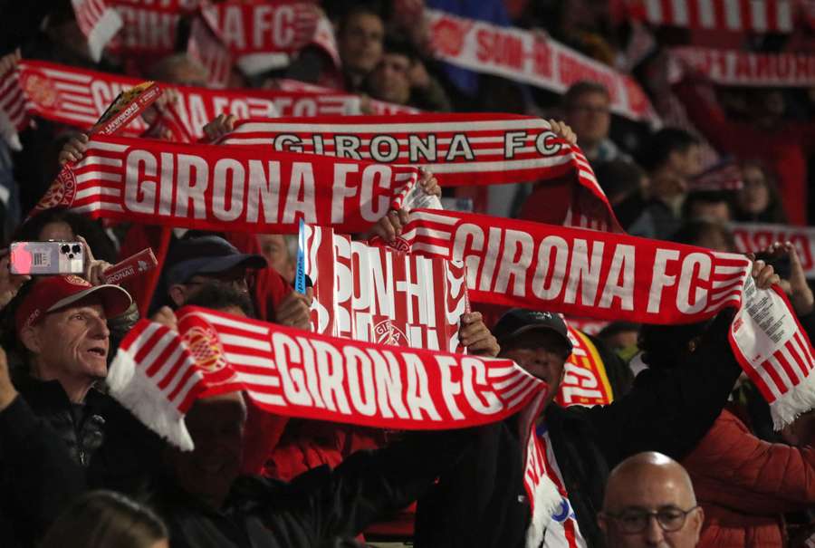 Aficionados del Girona en Montilivi