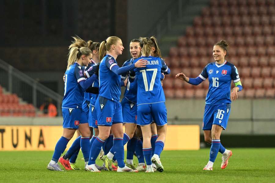 Slovenky čaká na Šariši malý futbalový sviatok. 