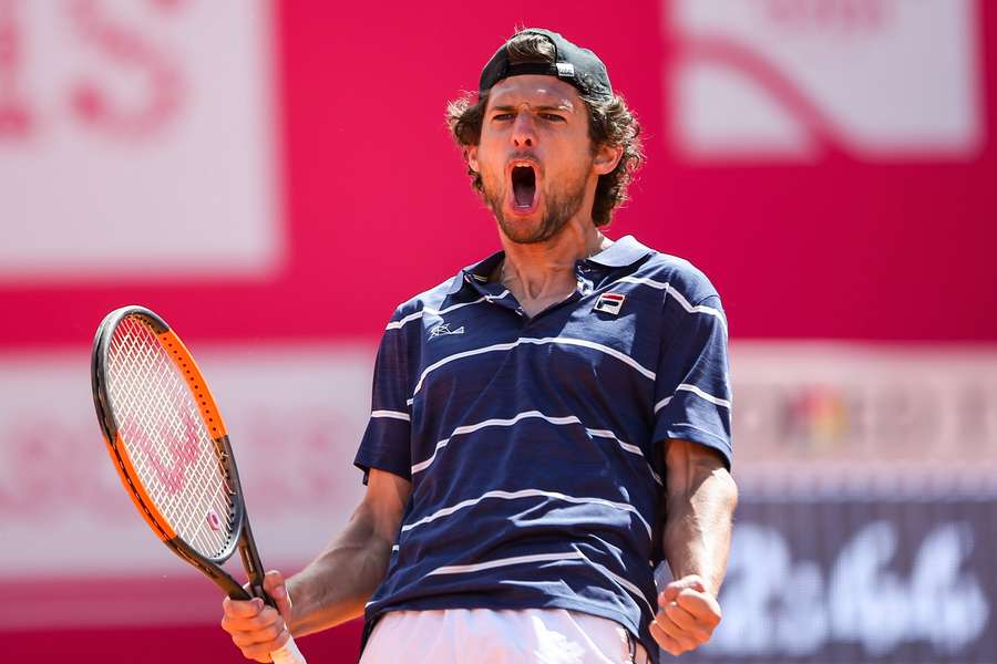 Pedro Sousa escapa a razia nacional no Oeiras Open