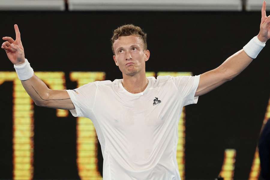 Jiří Lehečka potřeboval na úvod Australian Open čtyři sety.