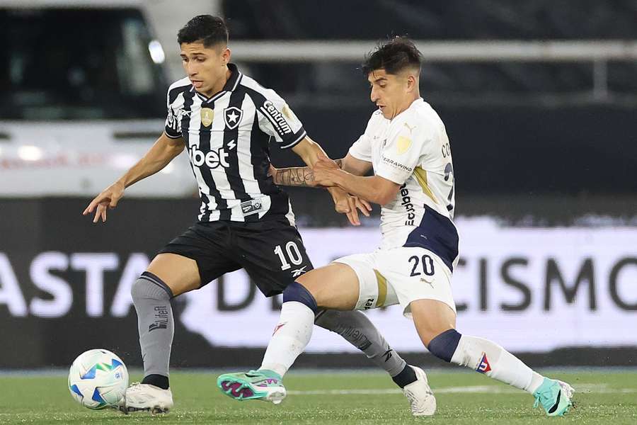 O jogo no Nilton Santos foi de bom nível O jogo no Nilton Santos foi de bom nível