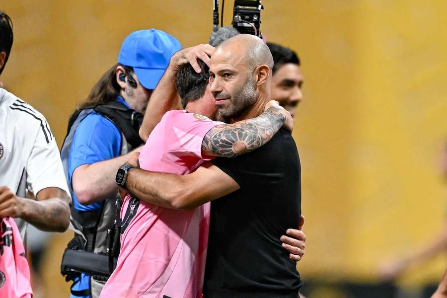 Messi a Mascherano po vítězném zápase.