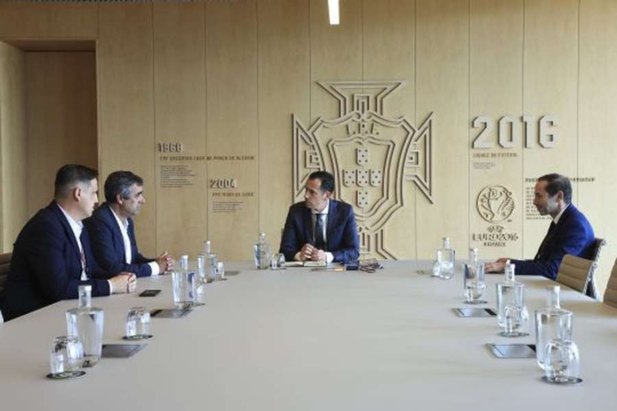 Pedro Proença em reunião com José Borges, presidente da APAF