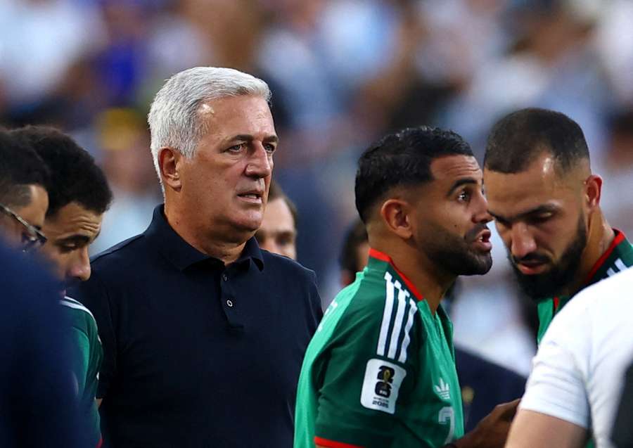 Vladimir Petkovic speaks to his Algeria side during the break Vladimir Petkovic speaks to his Algeria side during the break
