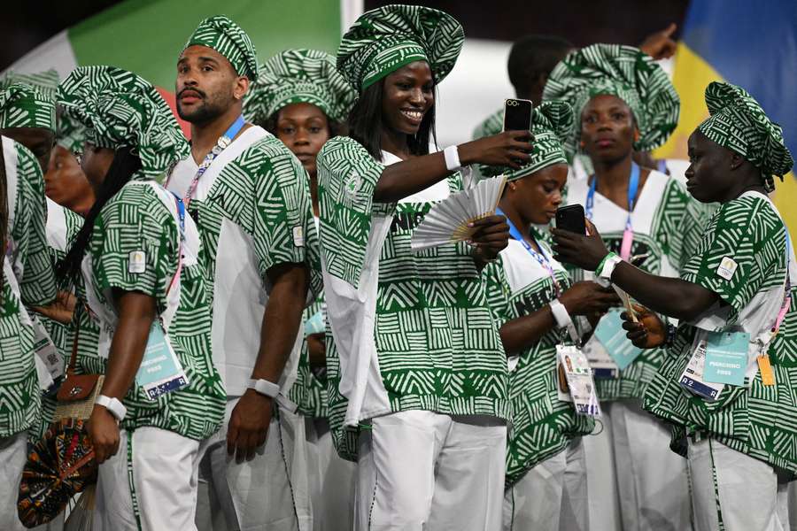 Os atletas nigerianos durante a cerimónia de encerramento