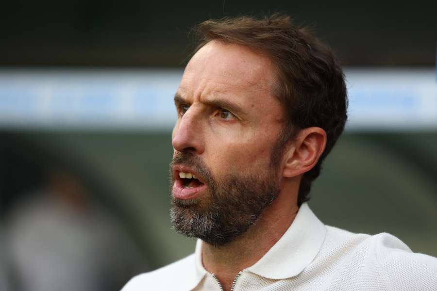 En joke: Gareth Southgate affejer kritik af uheldige Harry Maguire