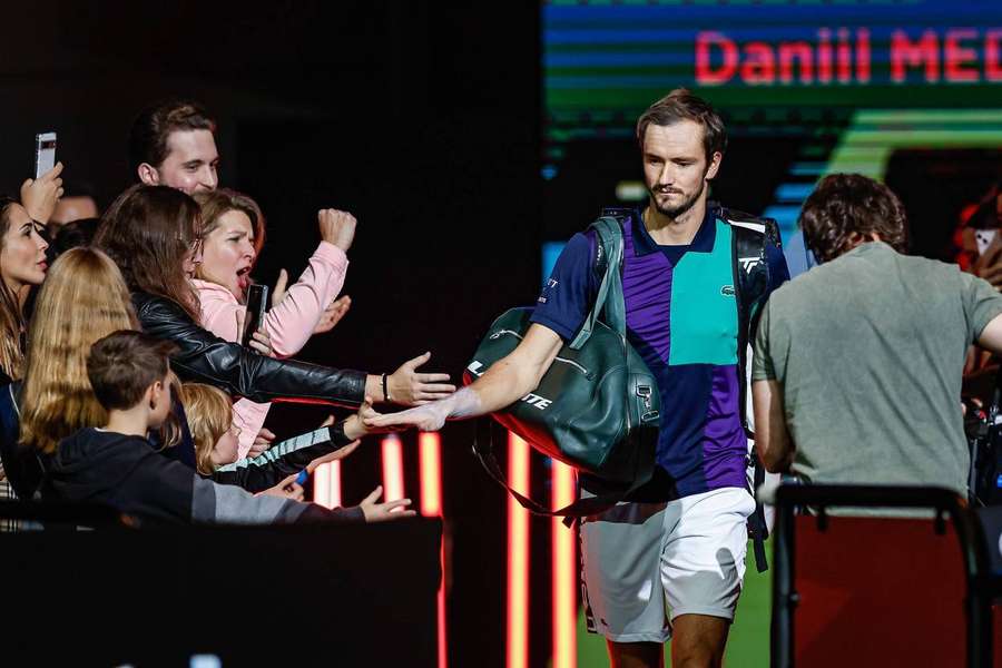Medveděv otočil ve Vídni finále se Shapovalovem, Auger-Aliassime získal třetí titul v řadě