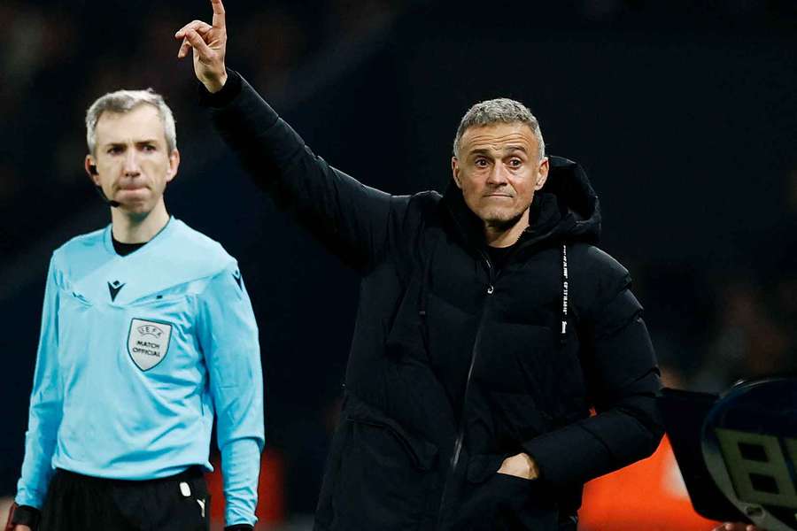 Luis Enrique and PSG close to striking new contract agreement Luis Enrique and PSG close to striking new contract agreement