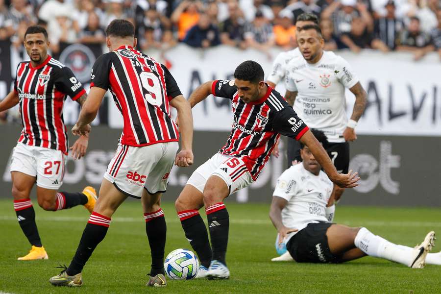 Michel Araújo abriu o placar para o São Paulo