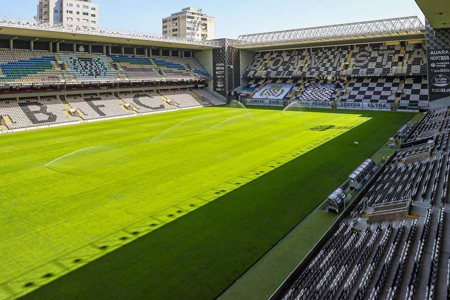 Boavista ainda não fez demonstração do cumprimento salarial à Liga Portugal