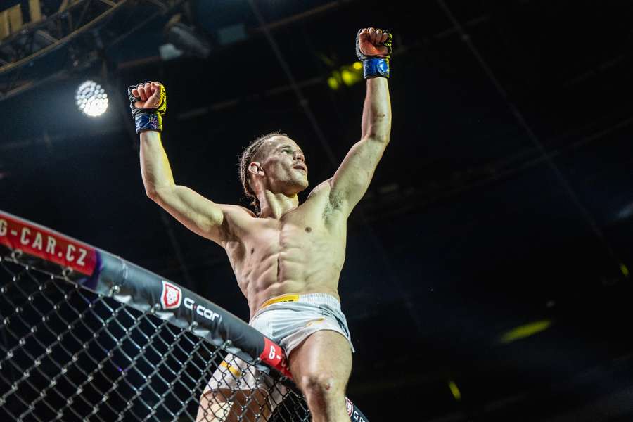 Vacha čaká švajčiarsky oponent Smith.