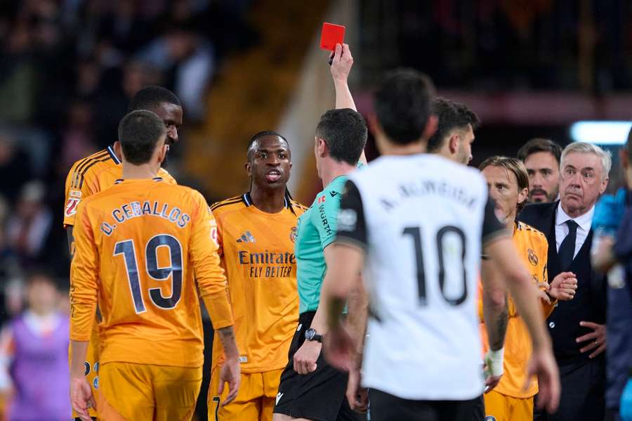 Vinicius Junior sah nach Ansicht der Videobilder die rote Karte.