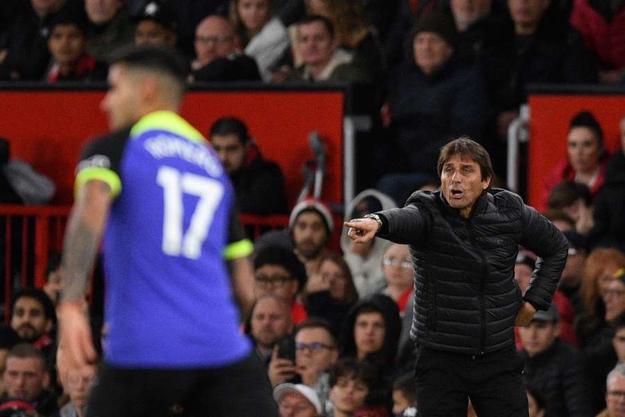 Conte nella bufera, i tifosi degli Spurs ne chiedono la testa