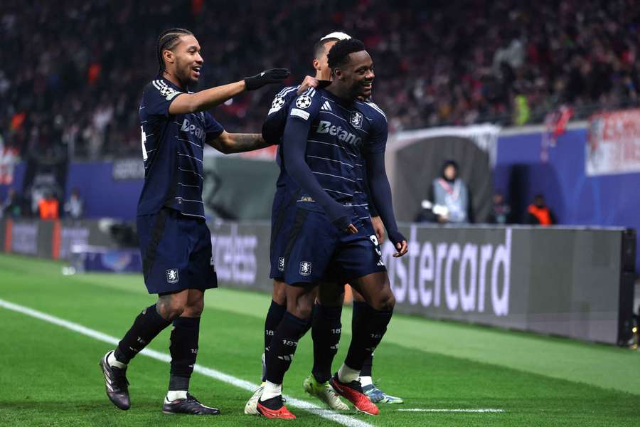 Jhon Durán celebra su gol ante el Leipzig