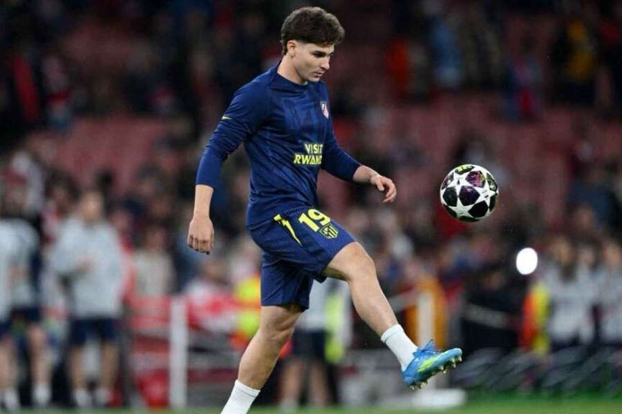 Julián Álvarez, en un calentamiento de Champions con el Atleti Julián Álvarez, en un calentamiento de Champions con el Atleti