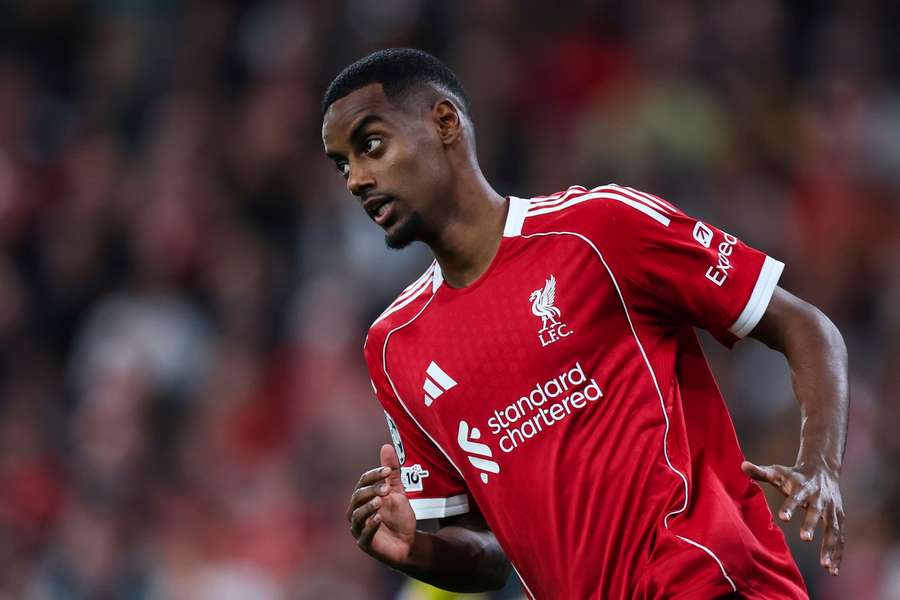 Alexander Isak en acción con el Liverpool contra el Atlético de Madrid
